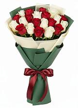 Букет Микс из красных и белых роз в Толстово-Васюковском