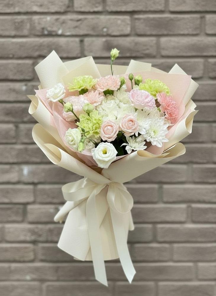 Букет цветов из: Гвоздики, Розы, Лизиантусы и Хризантемы в Толстово-Васюковском