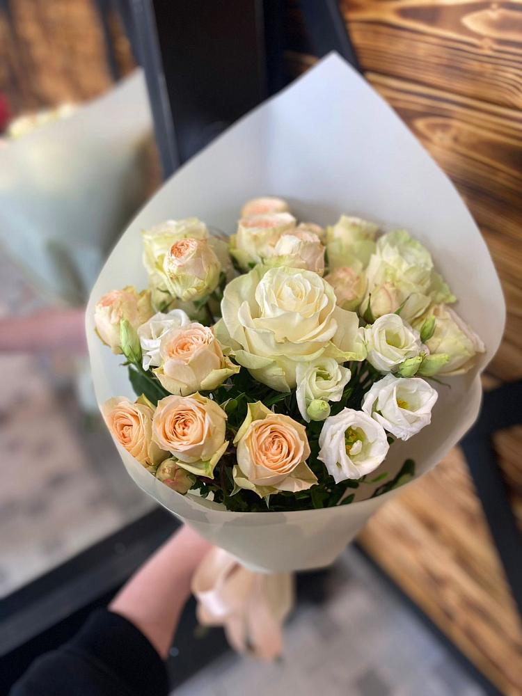 Букет цветов из: Розы и Лизиантусы в Толстово-Васюковском